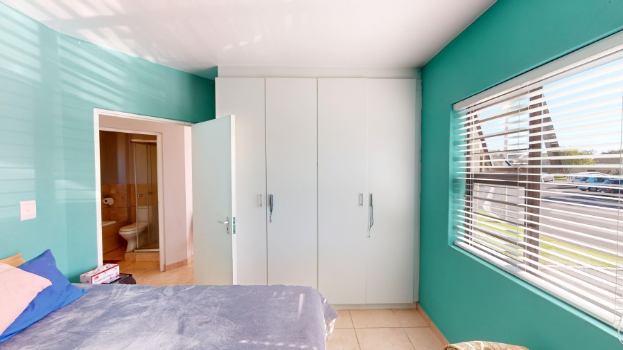 2 Bedroom Property for Sale in Guldenland Western Cape